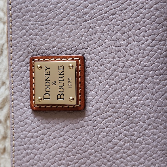 NWT Dooney & Bourke 3/4 Zip Oyster Pebbled Leather Wallet/Wristlet 🩶🎁🦪 - Picture 2 of 16